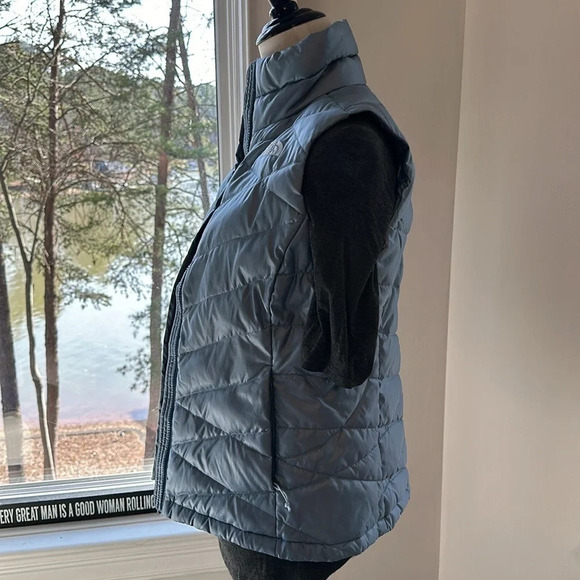 The NorthFace 550 Down Vest, Size Small, EEUC - Picture 4 of 9